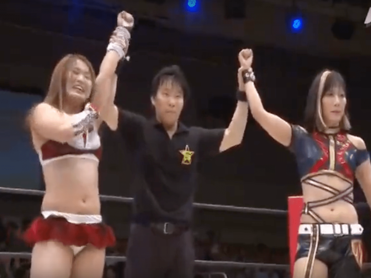 Hiroyo Matsumoto & Mayu Iwatani vs. Io Shirai & Mio Shirai (Stardom X Stardom 2015 – Day&nbsp;1)